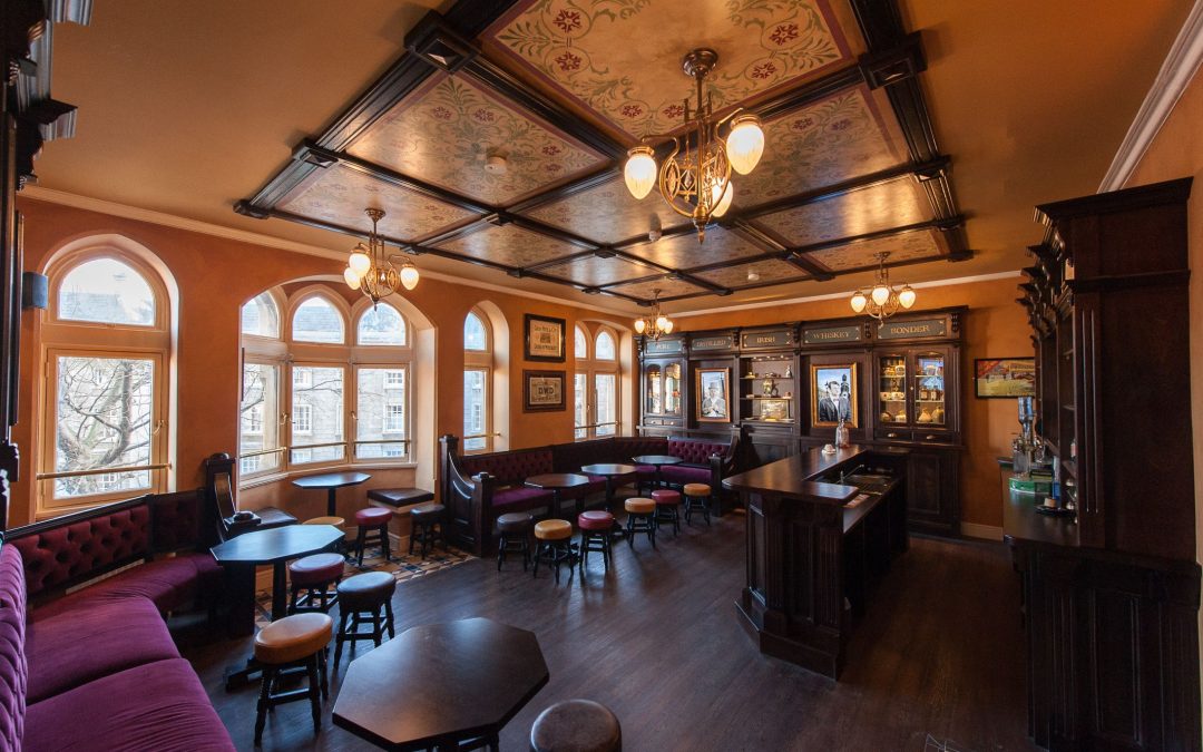 How to Attract Tourists with Authentic Irish Pub Design During the Summer