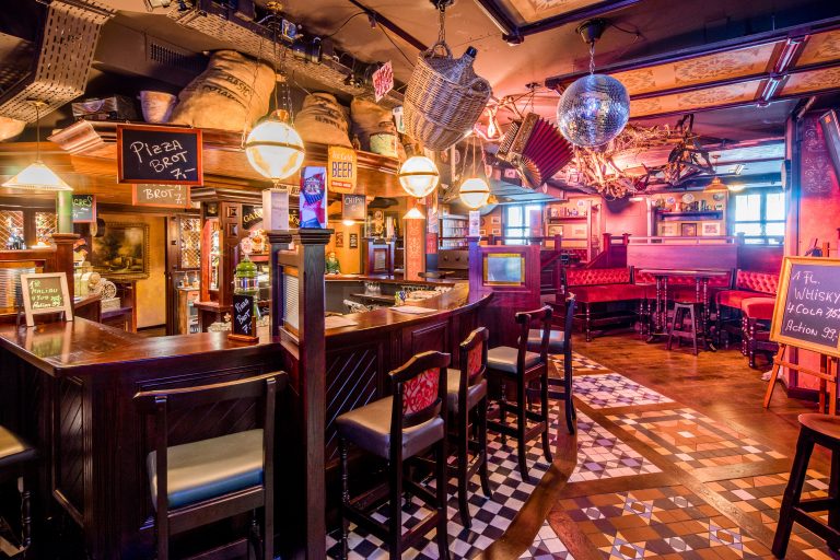 The Galway Quays | The Irish Pub