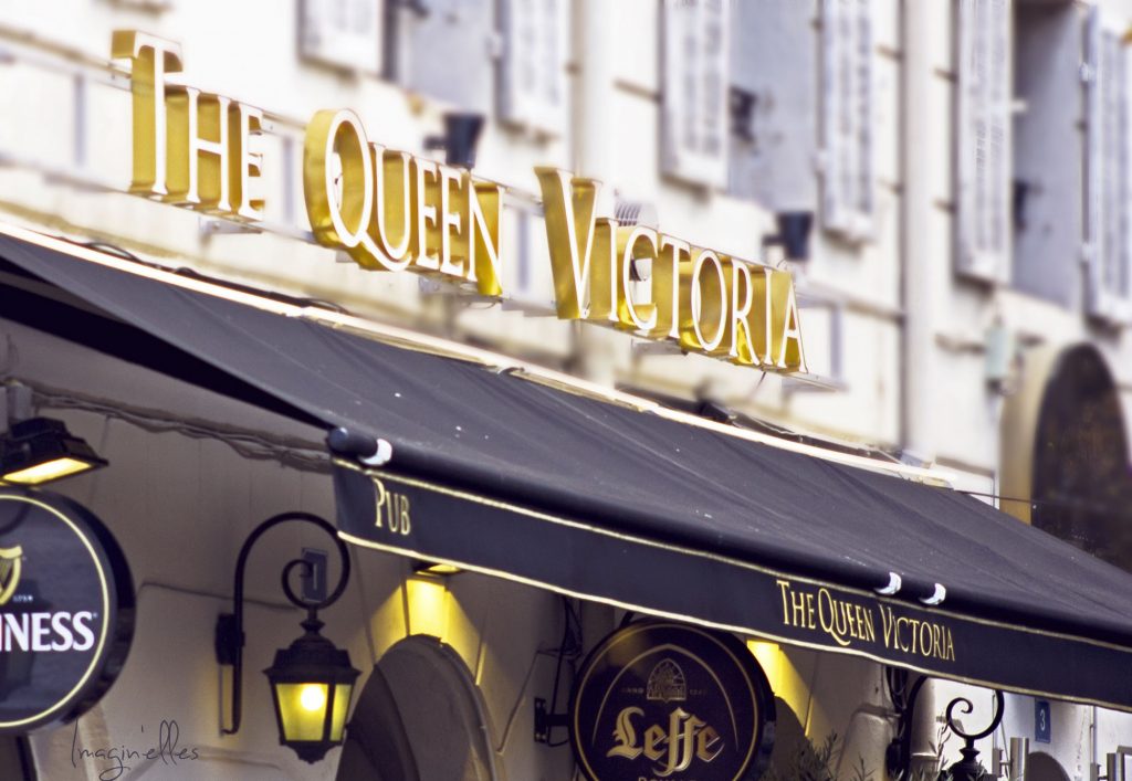 The Queen Victoria | The Irish Pub