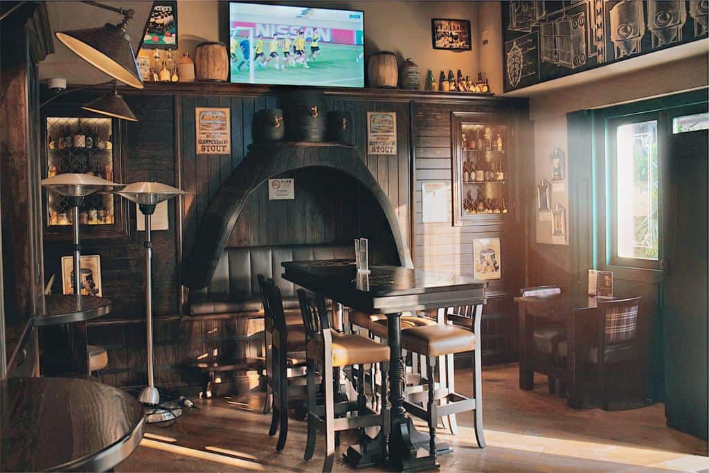 Duffys Irish Pub design. Hand build and fitted out wall booth