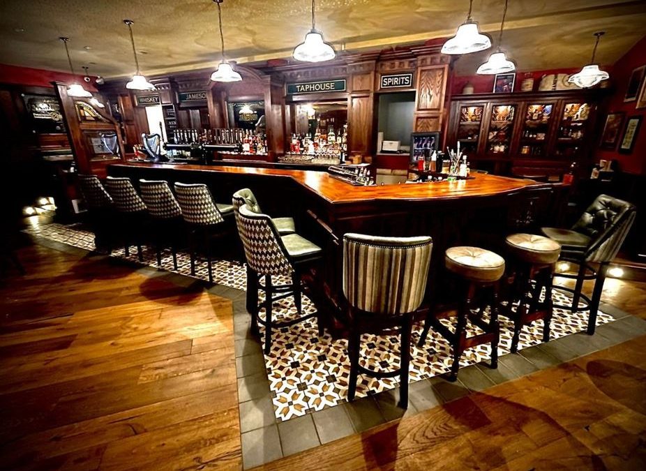 Lighting Design Tips for Pubs: Setting the Mood and Saving Energy