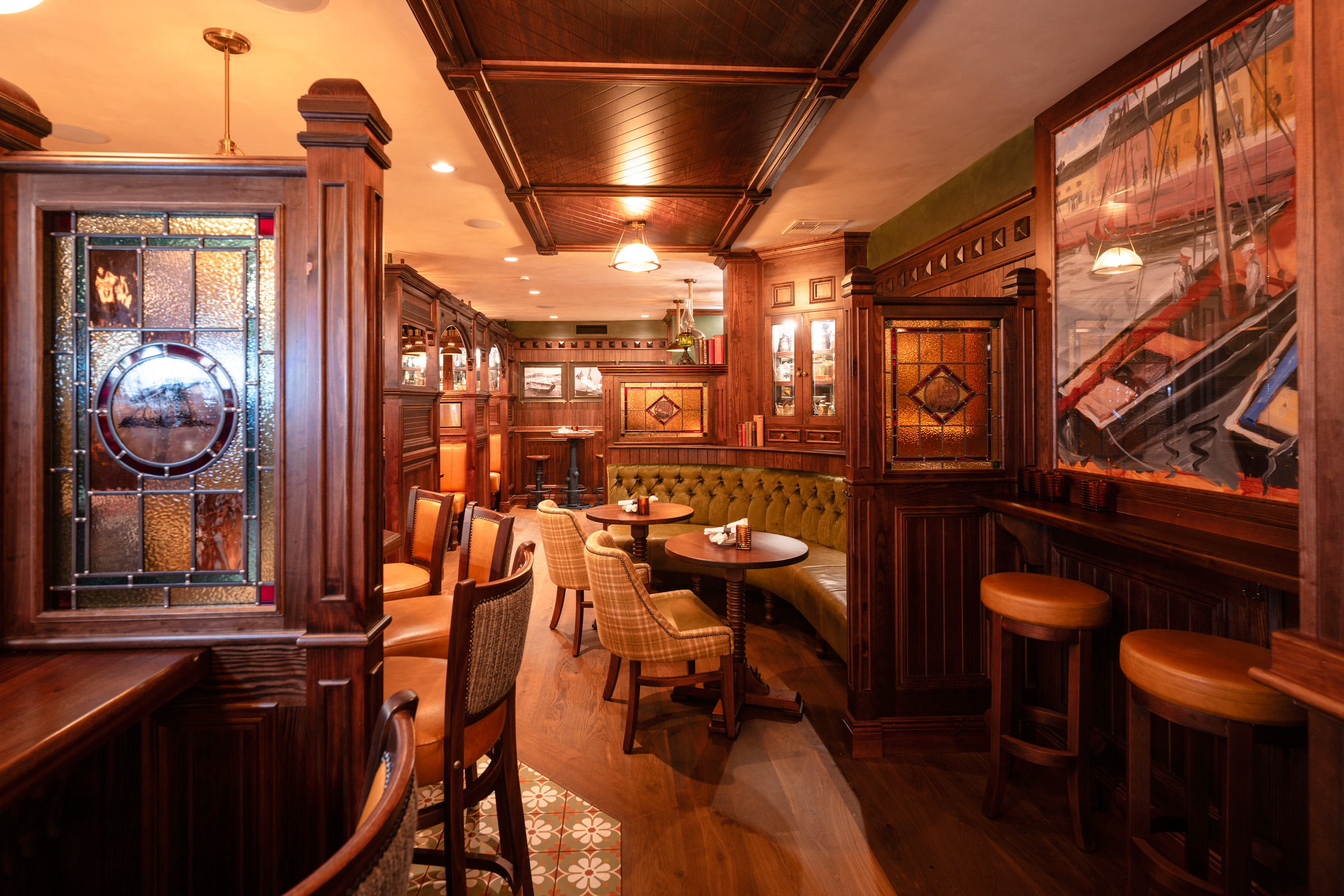 Bar Screens with Stained Glass The Irish Pub Company