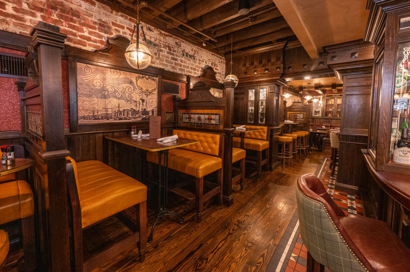 How Irish Pubs in Oslo Transform Their Interiors for Christmas Guests