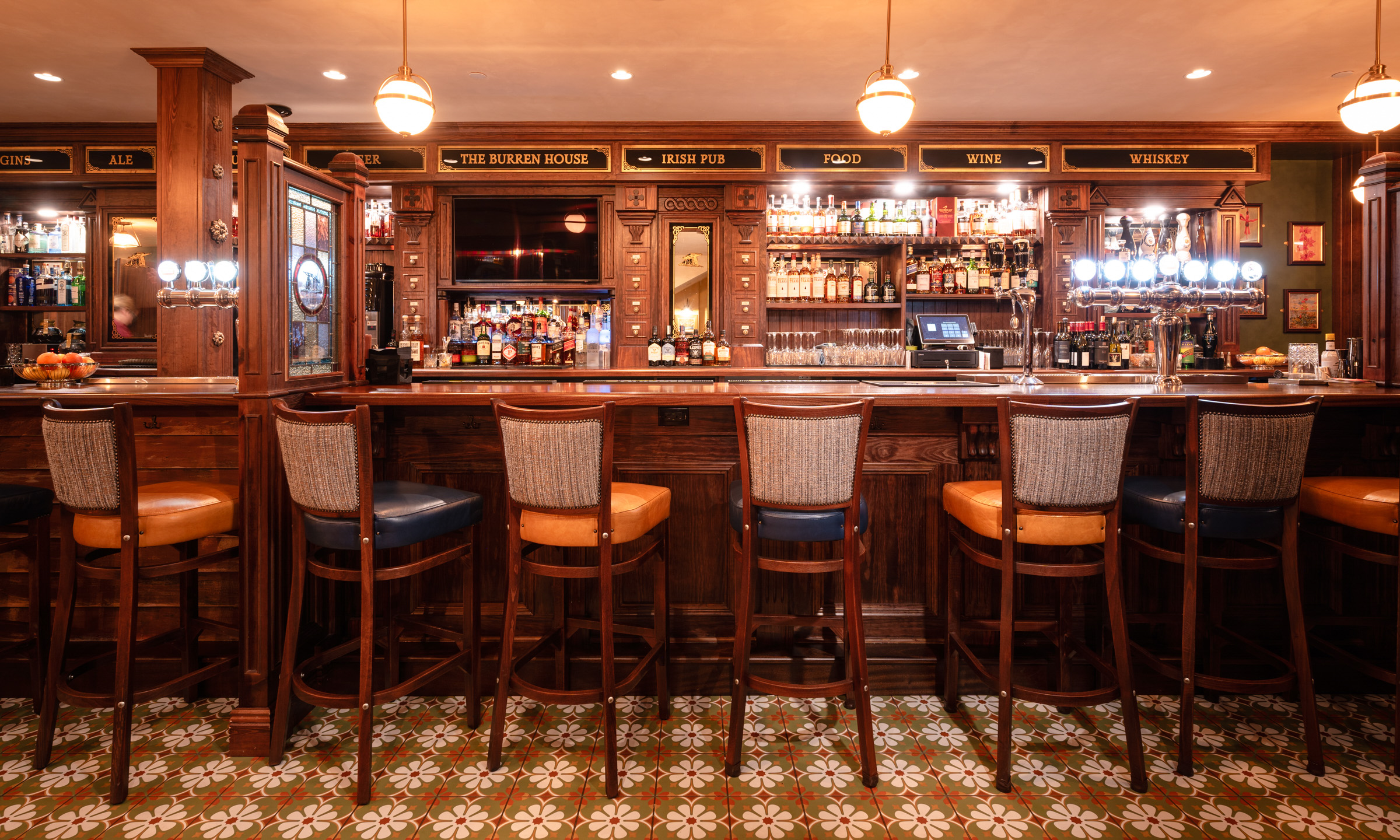 Bespoke Bar Design in France