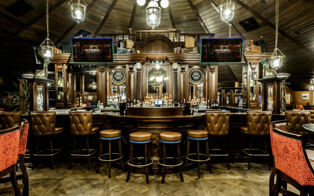 Comment le Lagos Irish Pub de l’Eko Hotel crée-t-il une atmosphère qui fidélise la clientèle ?